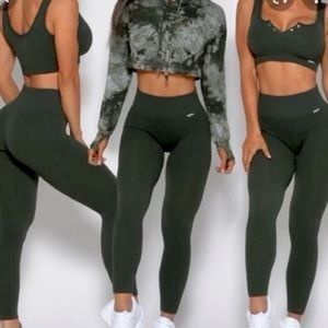 Bombshell green ribbed set (hoodie not included, just pants and sports bra)
